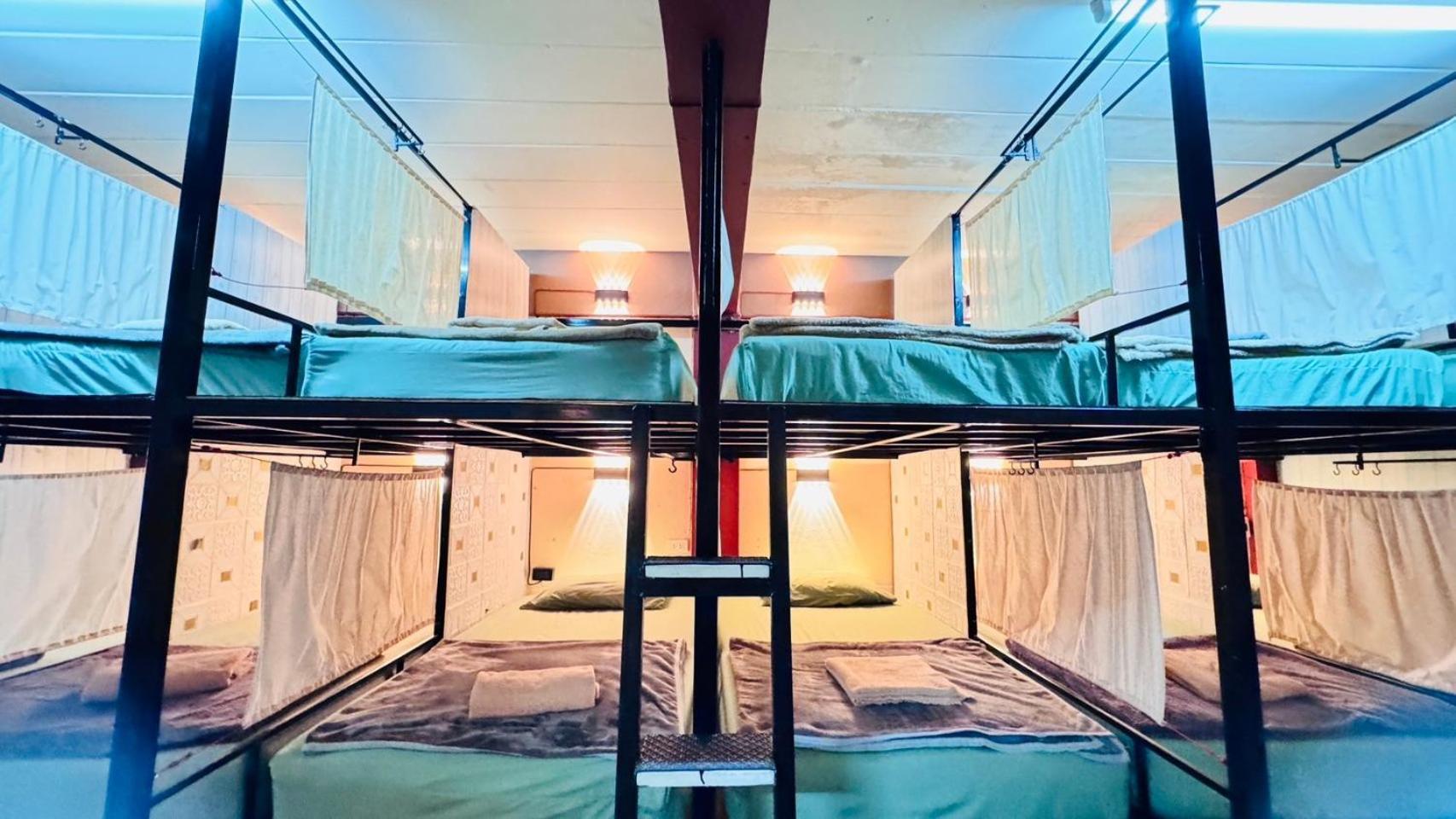 Stay At Moon Hostel Хаад Рин Экстерьер фото